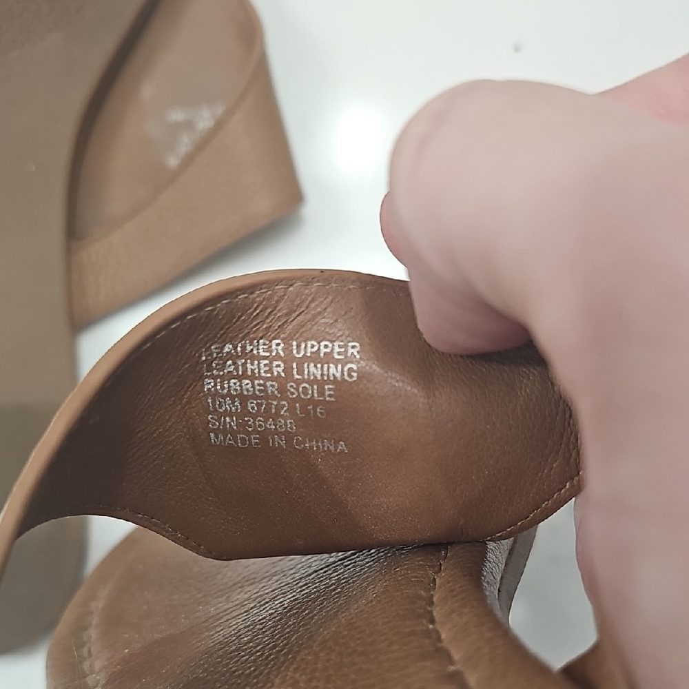 Tory Burch Women's Tan Sandals - Picture 4 of 4
